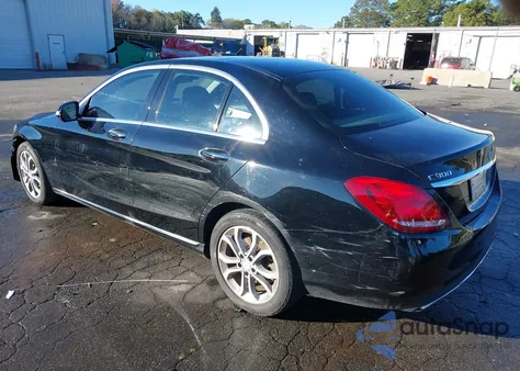 2015 Mercedes-Benz C 300 4Matic из США, поврежденный, VIN 55SWF4KBXFU064635